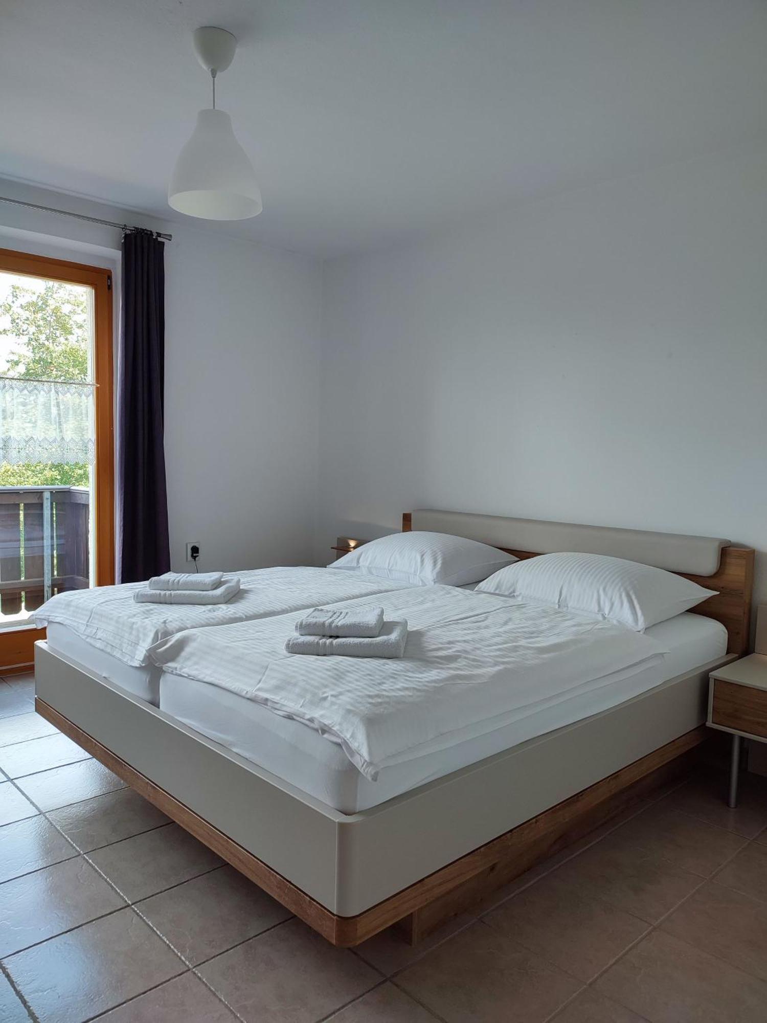 Haus Kuhberg Hotell Stutzengrun Rum bild